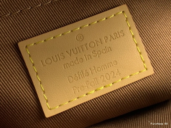 First bag ru LOUIS Chess Messenger-24*24*8CM VUITTON 0723